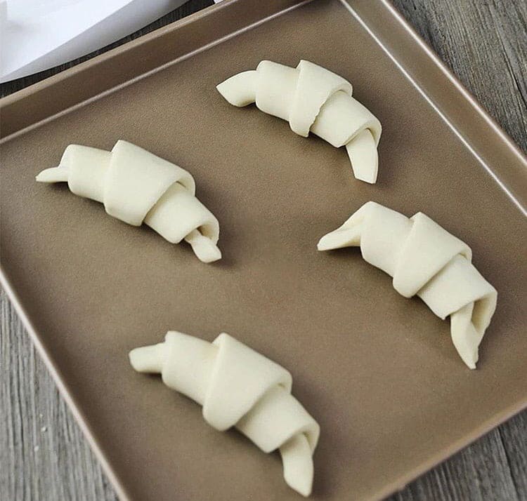 Croissant Dough Roller Cutter